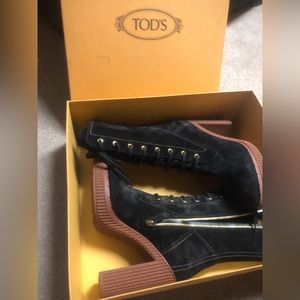 Tod’s mid high suede women boots size 37